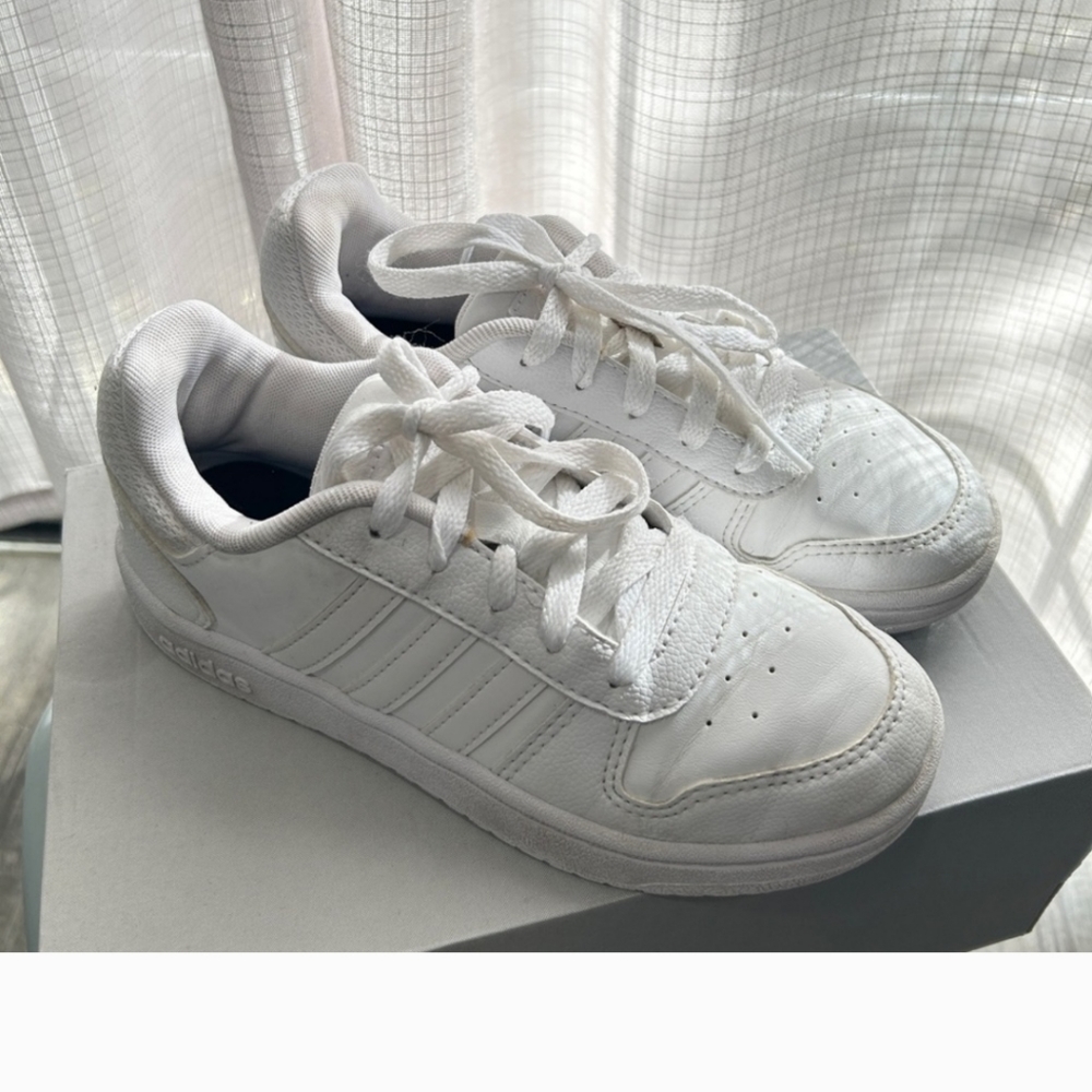 Adidas boys white sneakers size 3